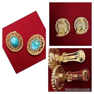 1928 Blue Marbled Center Gold Tone Clip On Earrings